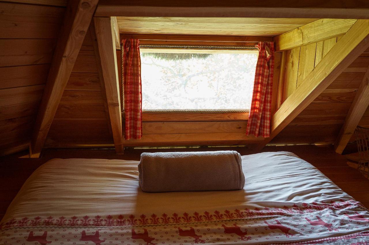Cabane Perchee Dans Les Arbres Saint-Hilaire-en-Morvan Buitenkant foto
