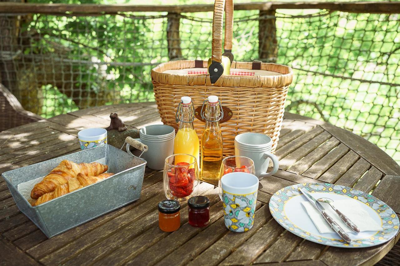 Cabane Perchee Dans Les Arbres Saint-Hilaire-en-Morvan Buitenkant foto