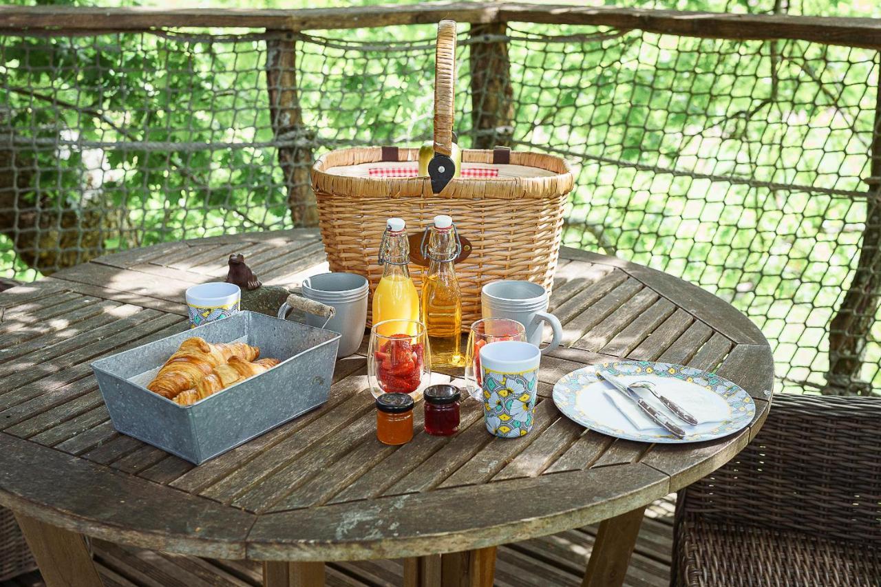 Cabane Perchee Dans Les Arbres Saint-Hilaire-en-Morvan Buitenkant foto