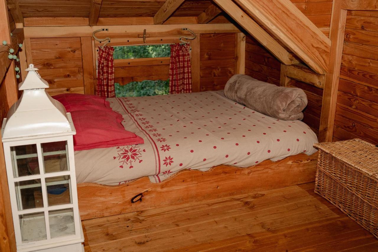Cabane Perchee Dans Les Arbres Saint-Hilaire-en-Morvan Buitenkant foto