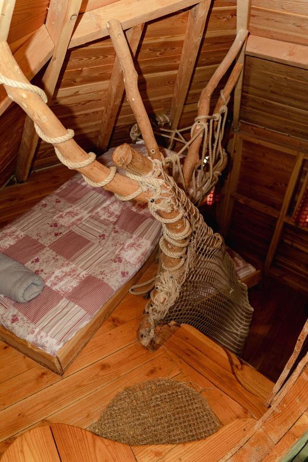 Cabane Perchee Dans Les Arbres Saint-Hilaire-en-Morvan Buitenkant foto